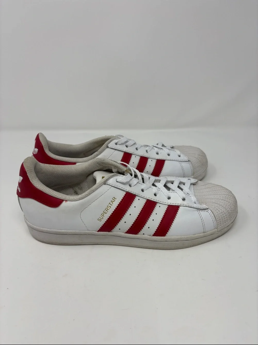 Adidas | 9 superstar Classic White Sneakers with Red Stripes
